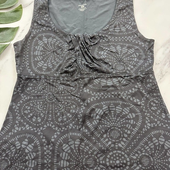 Patagonia Womens Bandha Tank Top Size M Gray Floral Stretch Scoop Neck - Picture 3 of 9